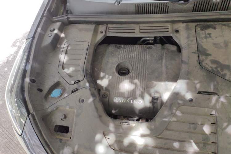 Used Lynk & Co 05 2020 2.0TD Two-Wheel Drive Shine Halo Engine Bay Right