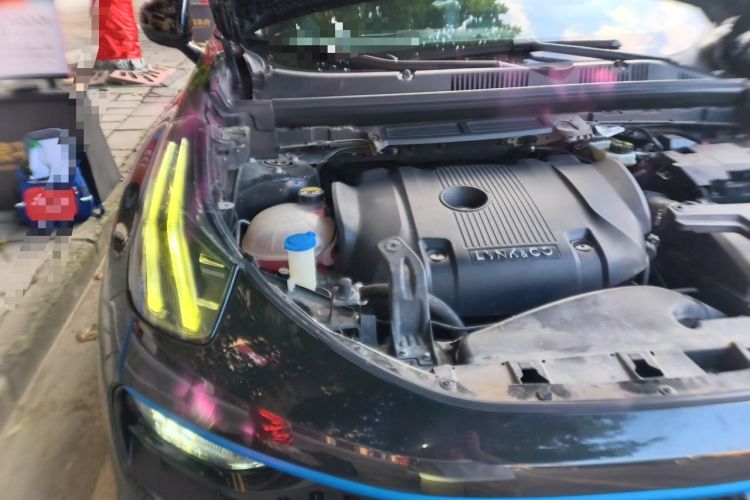 Used Lynk & Co 05 2020 2.0TD Two-Wheel Drive Shine Halo Engine Bay Right