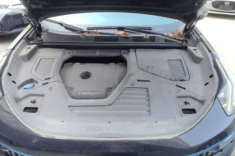 Used Lynk & Co 05 2020 2.0TD Two-Wheel Drive Shine Halo Engine Bay