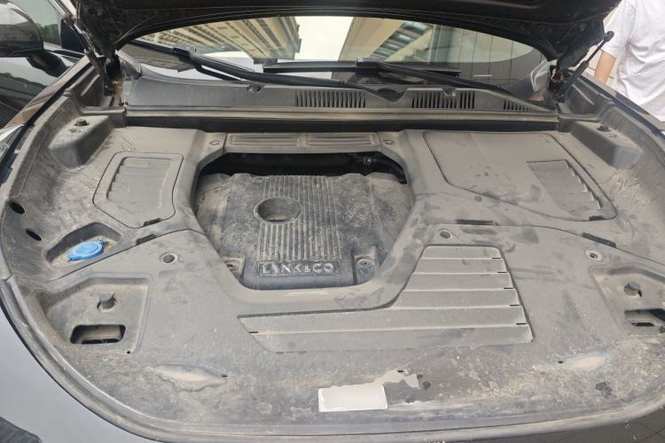 Used Lynk & Co 05 2020 2.0TD Four-Wheel Drive HypeHalo Engine Bay