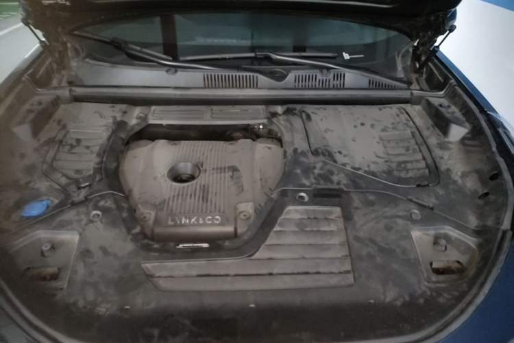Used Lynk & Co 05 2020 2.0TD Four-Wheel Drive HypeHalo Engine Bay