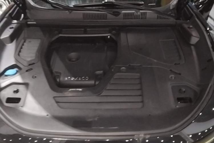 Used Lynk & Co 05 2020 2.0TD Two-Wheel Drive Shine Halo Engine Bay
