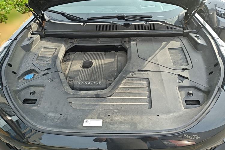 Used Lynk & Co 05 2020 2.0TD Four-Wheel Drive HypeHalo Engine Bay