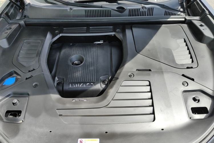 Used Lynk & Co 05 2020 2.0TD Two-Wheel Drive Shine Halo Engine Bay