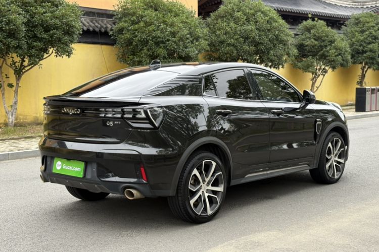 Used Lynk & Co 05 2020 2.0TD Four-Wheel Drive HypeHalo Exterior 2