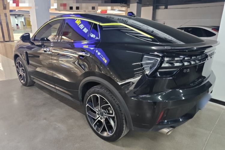 Used Lynk & Co 05 2020 2.0TD Two-Wheel Drive Shine Halo Exterior 2
