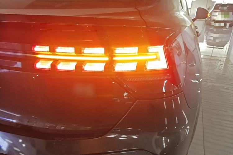 Used Lynk & Co 05 2020 2.0TD Two-Wheel Drive Shine Halo Exterior 3