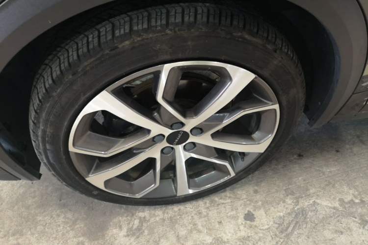 Used Lynk & Co 05 2020 2.0TD Four-Wheel Drive HypeHalo Exterior 4