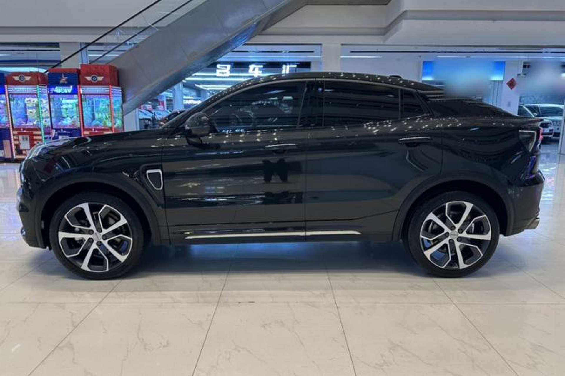 Used Lynk & Co 05 2020 2.0TD Four-Wheel Drive HypeHalo Exterior 4