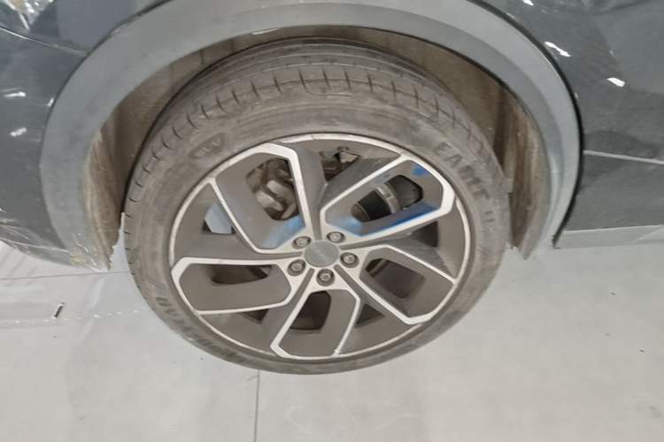 Used Lynk & Co 05 2020 2.0TD Two-Wheel Drive Shine Halo Exterior 5