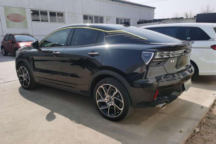 Used Lynk & Co 05 2020 2.0TD Two-Wheel Drive Shine Halo Exterior 5