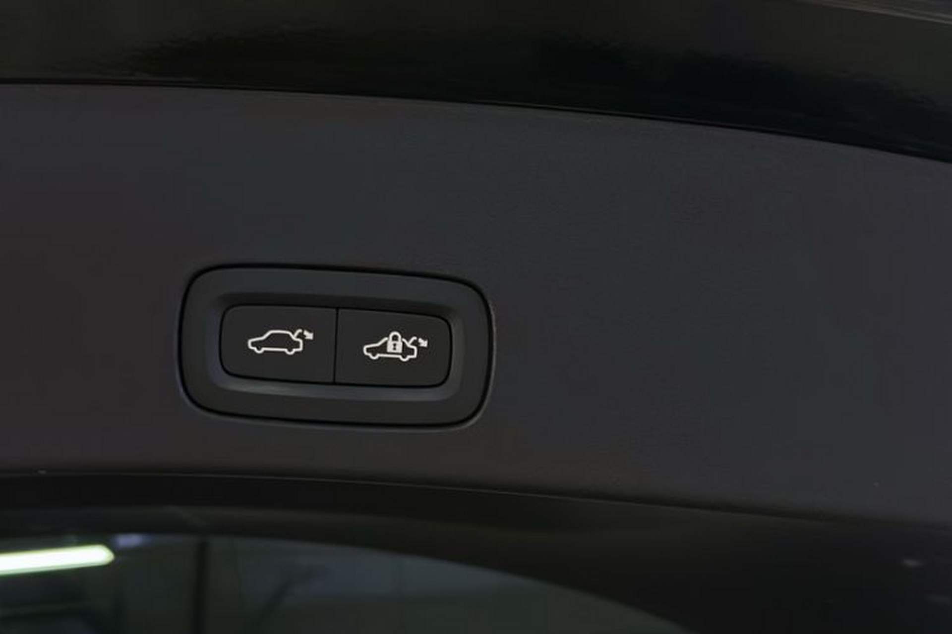 Used Lynk & Co 05 2020 2.0TD Two-Wheel Drive Shine Halo Exterior 7