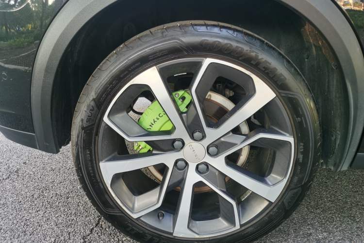 Used Lynk & Co 05 2020 2.0TD Four-Wheel Drive HypeHalo Exterior 8