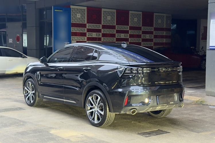 Used Lynk & Co 05 2020 2.0TD Four-Wheel Drive HypeHalo Exterior 9
