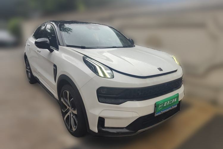 Used Lynk & Co 05 2020 2.0TD Four-Wheel Drive HypeHalo Front Right 45 Deg
