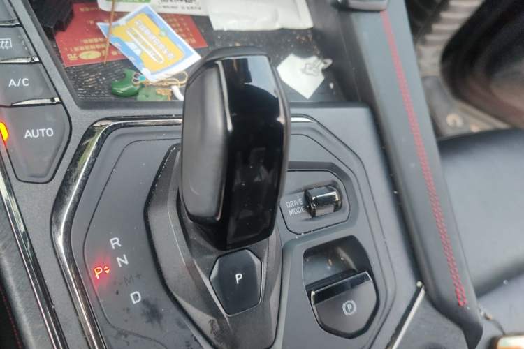 Used Lynk & Co 05 2020 2.0TD Four-Wheel Drive Limited-Edition Timed Release Gear Lever