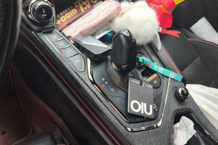 Used Lynk & Co 05 2020 2.0TD Four-Wheel Drive HypeHalo Gear Lever