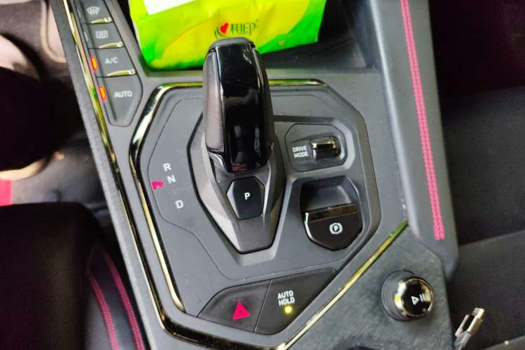 Used Lynk & Co 05 2020 2.0TD Four-Wheel Drive HypeHalo Gear Lever