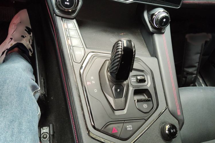 Used Lynk & Co 05 2020 2.0TD Four-Wheel Drive HypeHalo Gear Lever