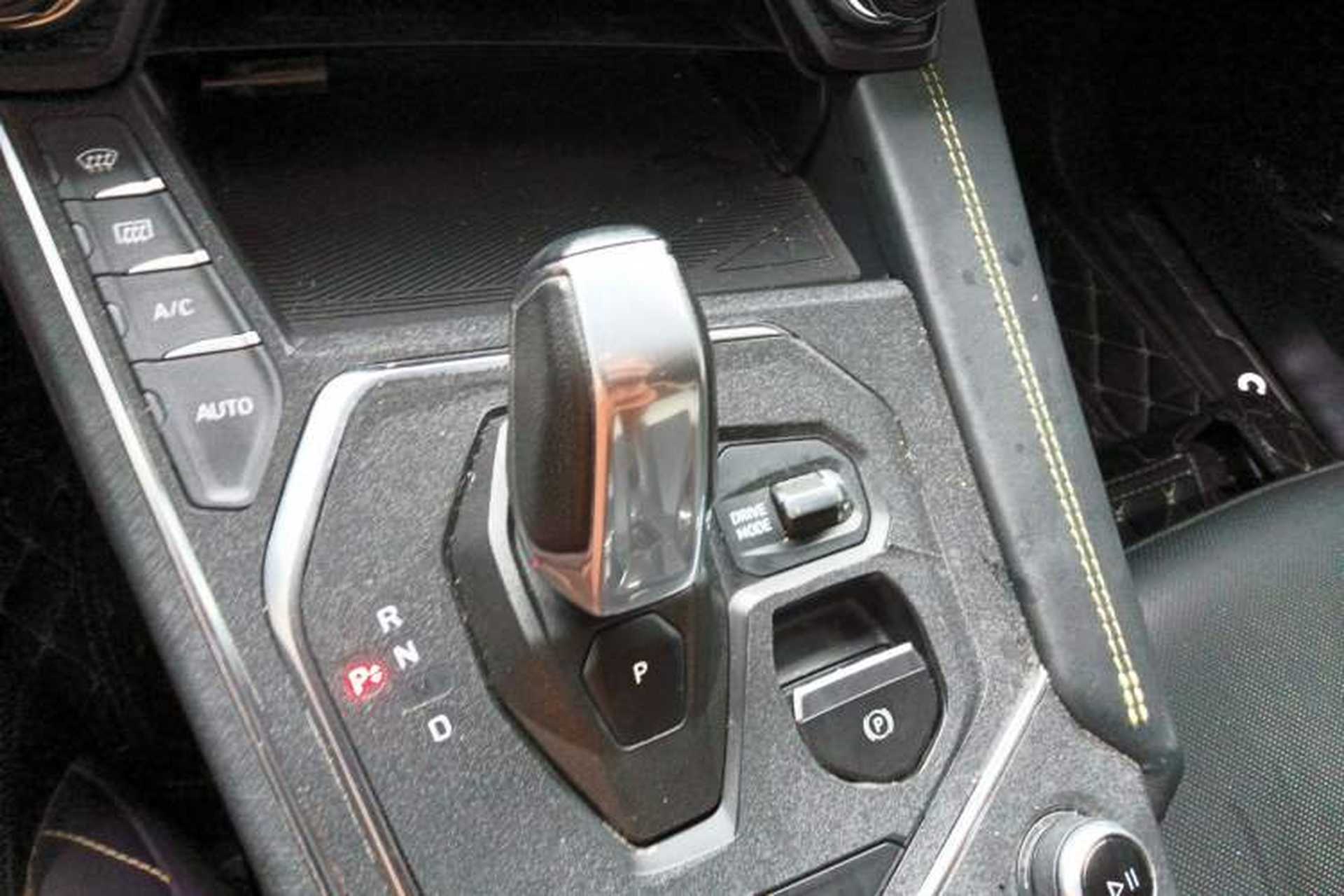 Used Lynk & Co 05 2020 2.0TD Two-Wheel Drive Shine Halo Gear Lever