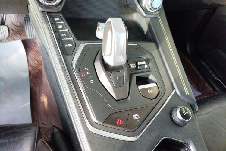 Used Lynk & Co 05 2020 2.0TD Two-Wheel Drive Zhaoyang Plus Gear Lever