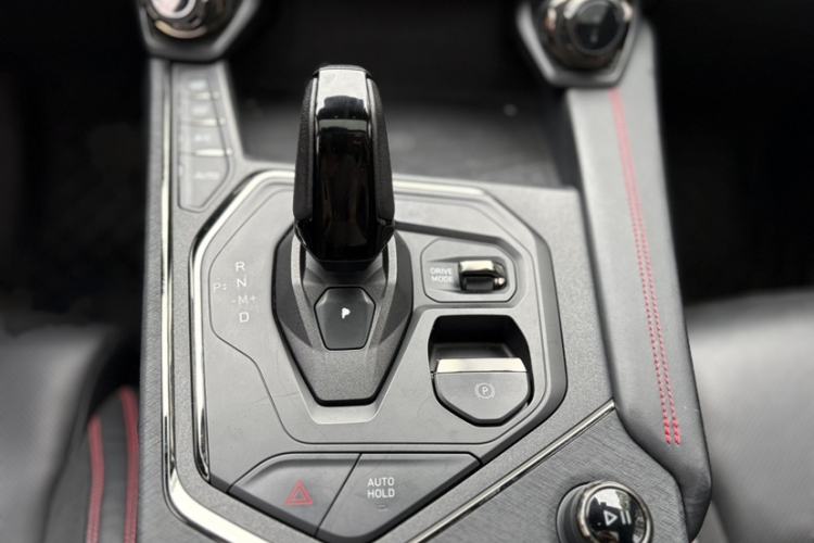 Used Lynk & Co 05 2020 2.0TD Four-Wheel Drive HypeHalo Gear Lever