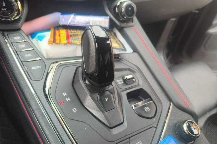 Used Lynk & Co 05 2020 2.0TD Four-Wheel Drive HypeHalo Gear Lever