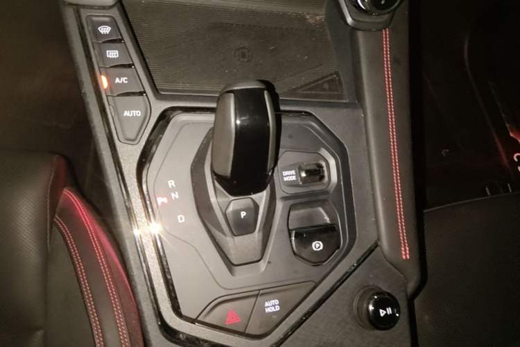 Used Lynk & Co 05 2020 2.0TD Four-Wheel Drive HypeHalo Gear Lever