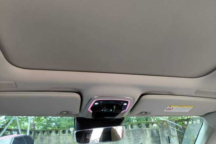 Used Lynk & Co 05 2020 2.0TD Two-Wheel Drive Shine Halo Headliner