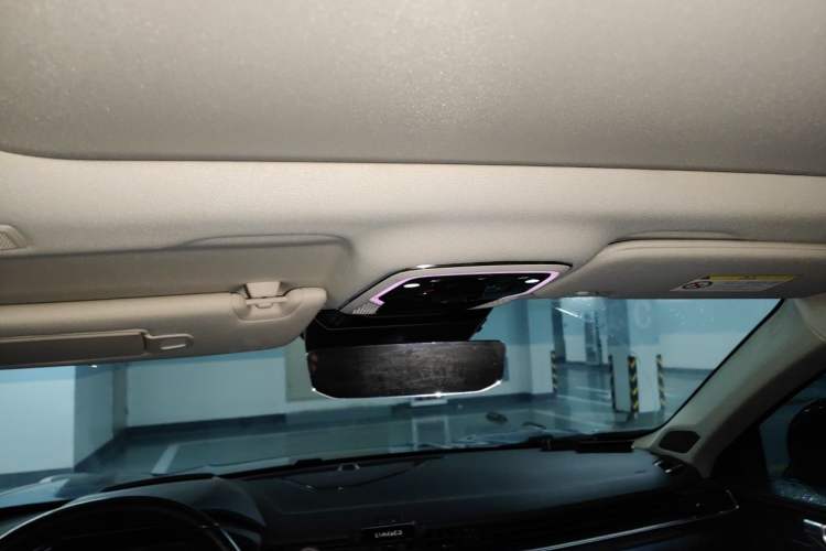 Used Lynk & Co 05 2020 2.0TD Two-Wheel Drive Shine Halo Headliner