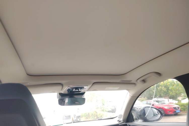 Used Lynk & Co 05 2020 2.0TD Two-Wheel Drive Shine Halo Headliner