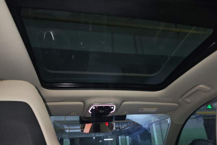 Used Lynk & Co 05 2020 2.0TD Two-Wheel Drive Shine Halo Headliner