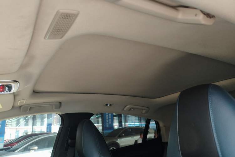 Used Lynk & Co 05 2020 2.0TD Two-Wheel Drive Shine Halo Headliner