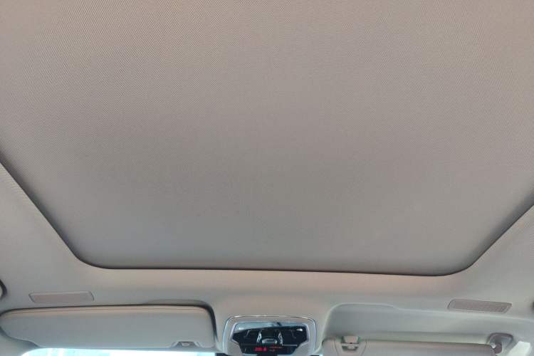 Used Lynk & Co 05 2020 2.0TD Two-Wheel Drive Shine Halo Headliner