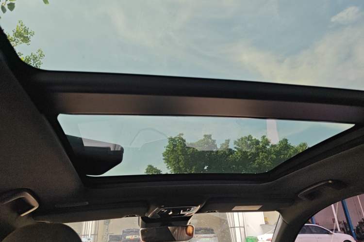 Used Lynk & Co 05 2020 2.0TD Four-Wheel Drive HypeHalo Headliner