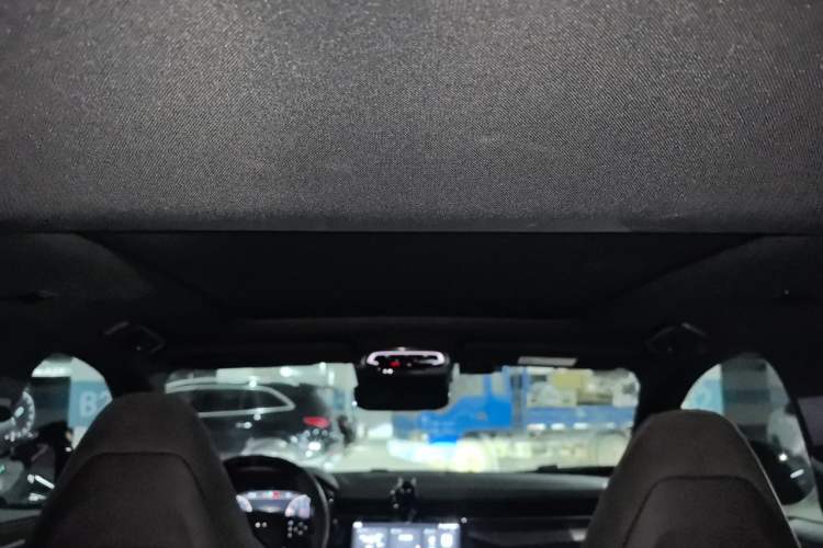 Used Lynk & Co 05 2020 2.0TD Four-Wheel Drive Limited-Edition Timed Release Headliner