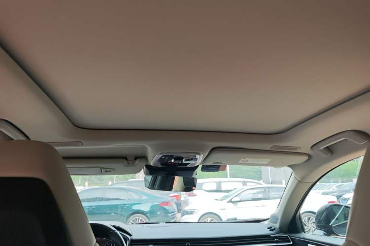 Used Lynk & Co 05 2020 2.0TD Two-Wheel Drive Shine Halo Headliner