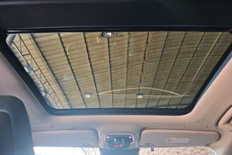 Used Lynk & Co 05 2020 2.0TD Two-Wheel Drive Shine Halo Headliner