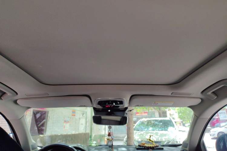 Used Lynk & Co 05 2020 2.0TD Two-Wheel Drive Shine Halo Headliner