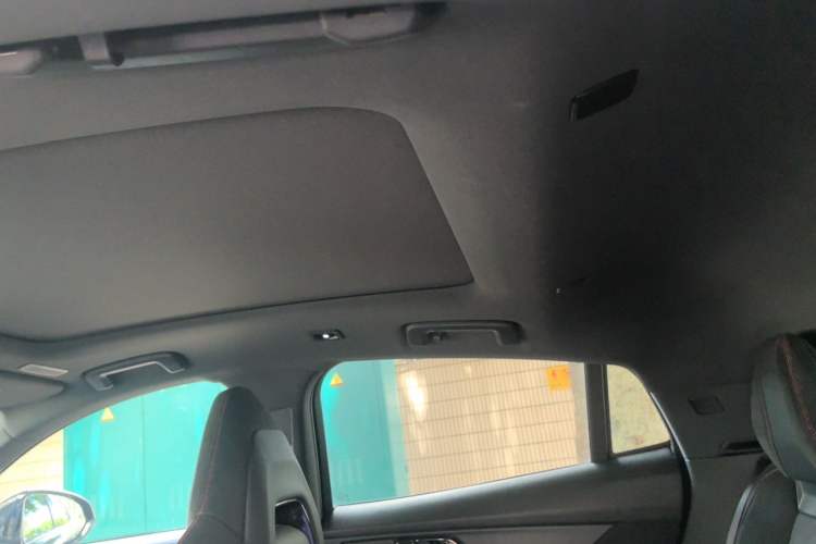 Used Lynk & Co 05 2020 2.0TD Four-Wheel Drive HypeHalo Headliner