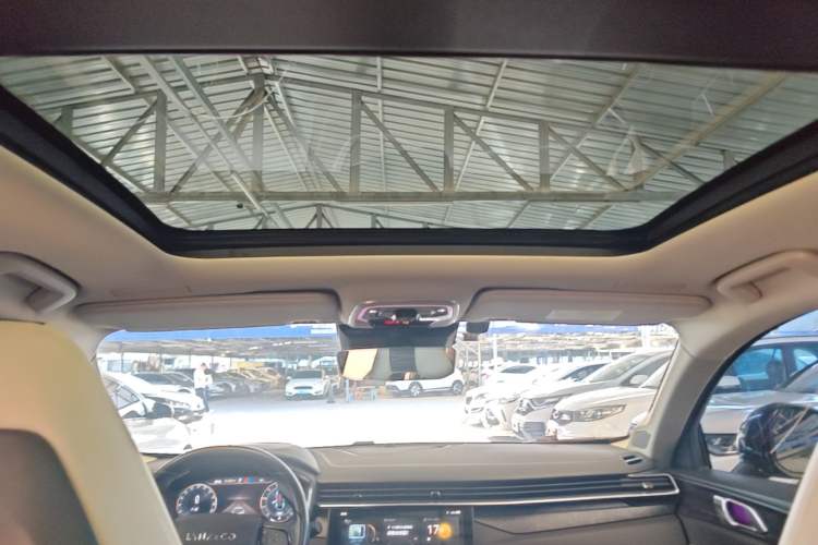 Used Lynk & Co 05 2020 2.0TD Two-Wheel Drive Shine Halo Headliner