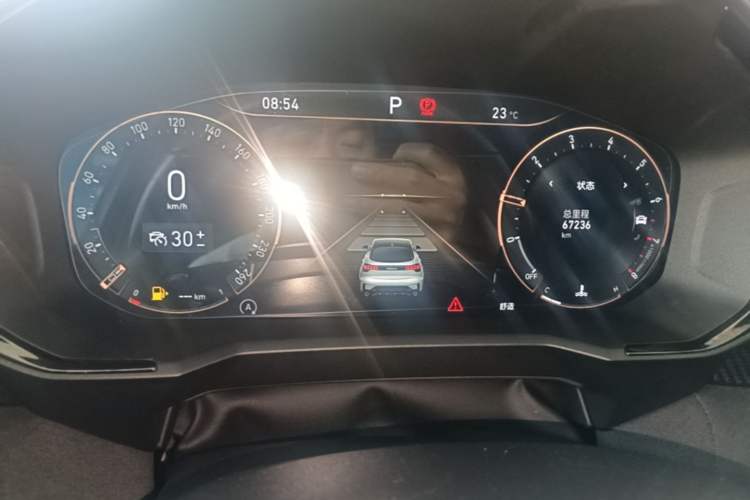 Used Lynk & Co 05 2020 2.0TD Four-Wheel Drive HypeHalo Instrument Cluster