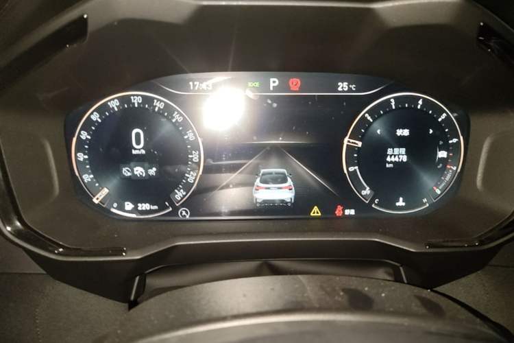 Used Lynk & Co 05 2020 2.0TD Four-Wheel Drive HypeHalo Instrument Cluster