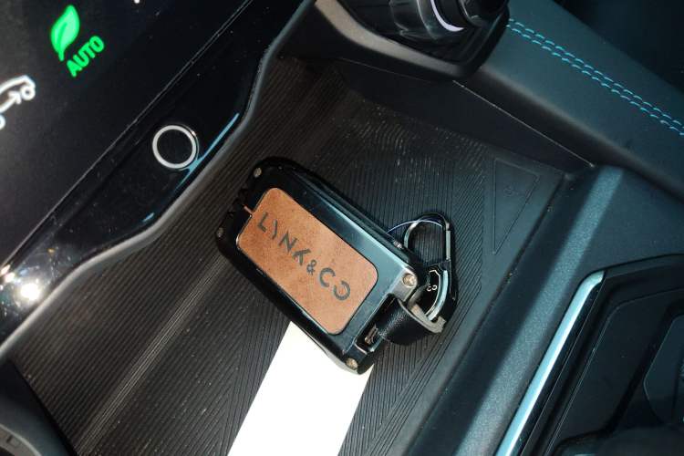 Used Lynk & Co 05 2020 2.0TD Two-Wheel Drive Shine Halo Interior 1