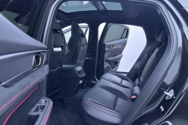 Used Lynk & Co 05 2020 2.0TD Four-Wheel Drive HypeHalo Interior 1