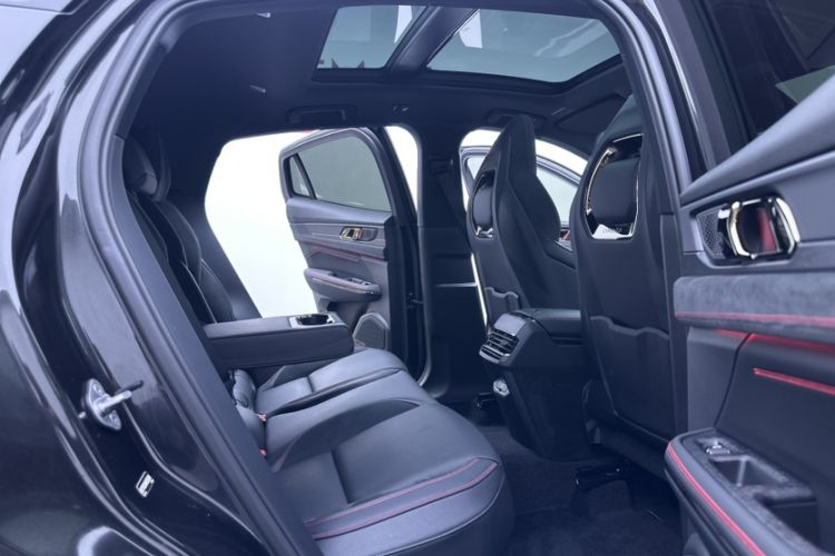 Used Lynk & Co 05 2020 2.0TD Four-Wheel Drive HypeHalo Interior 10