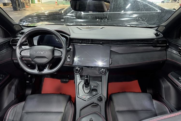 Used Lynk & Co 05 2020 2.0TD Four-Wheel Drive HypeHalo Interior 11