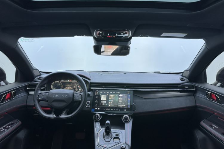 Used Lynk & Co 05 2020 2.0TD Four-Wheel Drive HypeHalo Interior 11