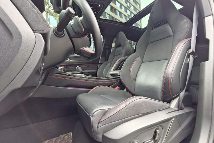 Used Lynk & Co 05 2020 2.0TD Four-Wheel Drive HypeHalo Interior 2