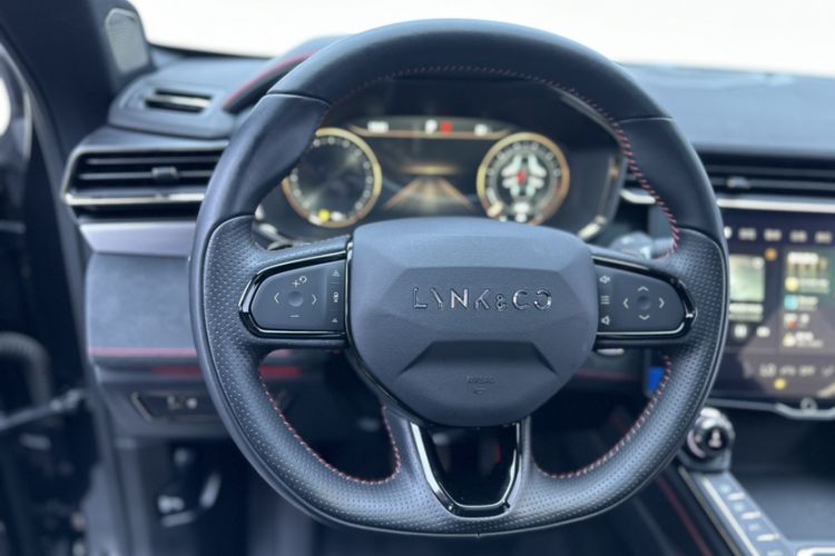Used Lynk & Co 05 2020 2.0TD Four-Wheel Drive HypeHalo Interior 2
